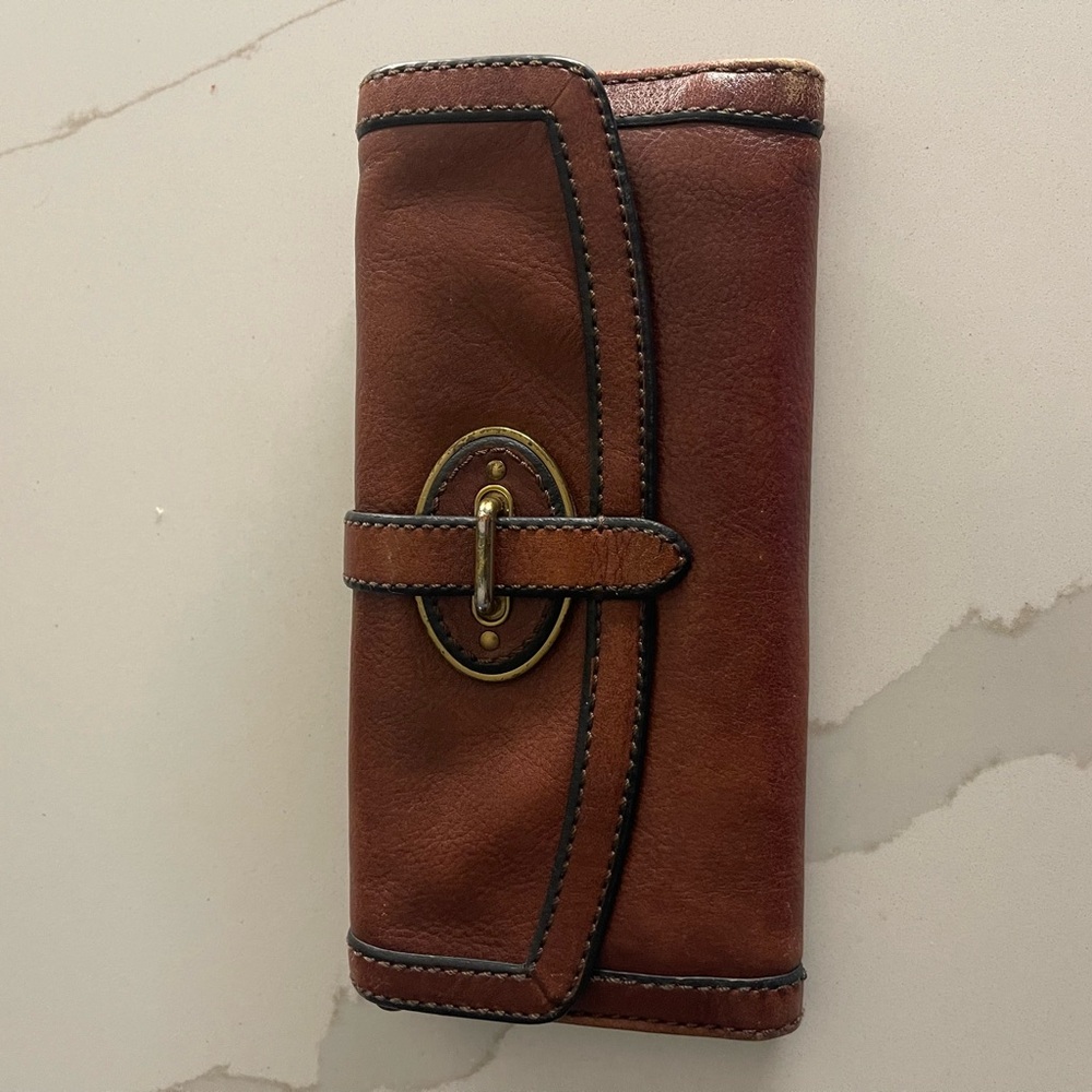 Fossil Vintage Revival Reissue Brown Leather Wallet with Signature Buckle - Picture 12 of 12